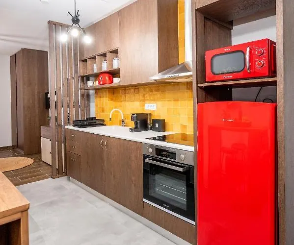 Anna * העיירה קוס